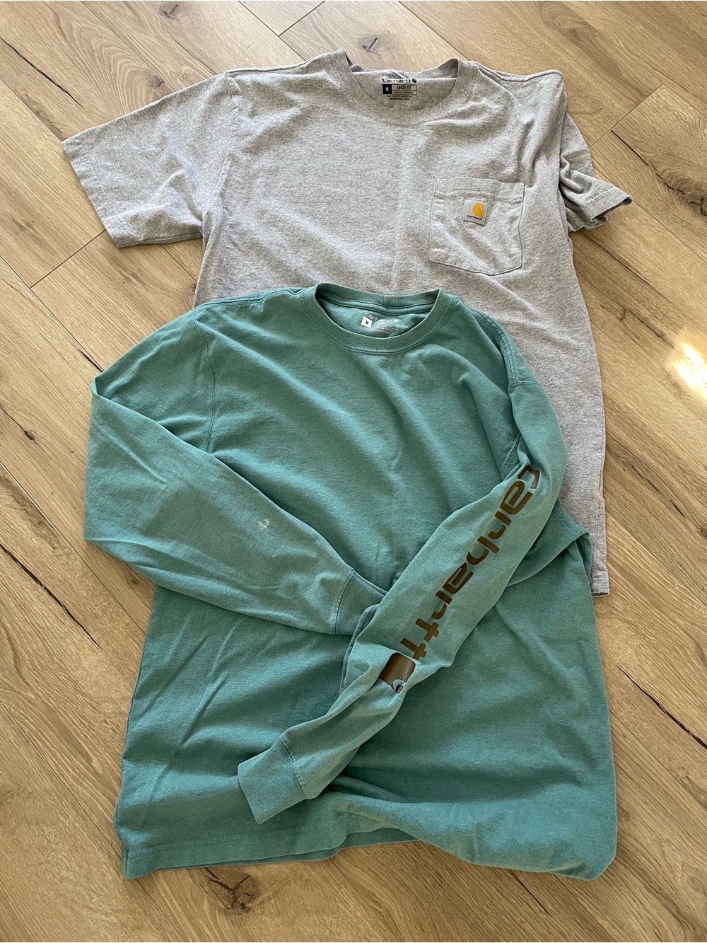 Bundle pair lot two Carhartt heavyweight tee long short sleeve pocket both M